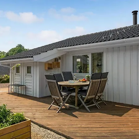 Сasa de vacaciones Three-bedroom In