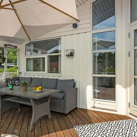 Semesterbostad Three-bedroom In *