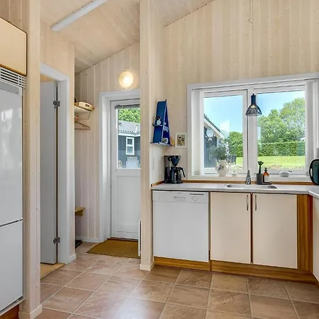 Three-bedroom In Semesterbostad *