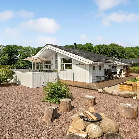 Сasa de vacaciones Three-bedroom In Aabenraa