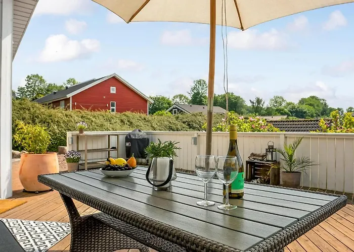 Three-bedroom In Обенро