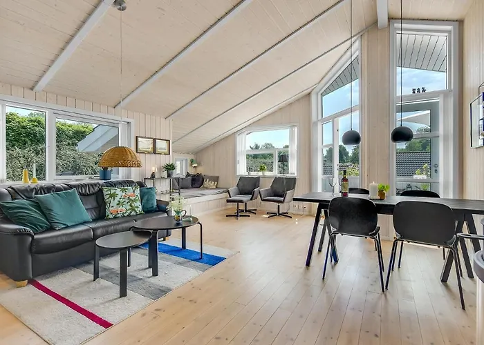 Дом отдыха Three-bedroom In Обенро